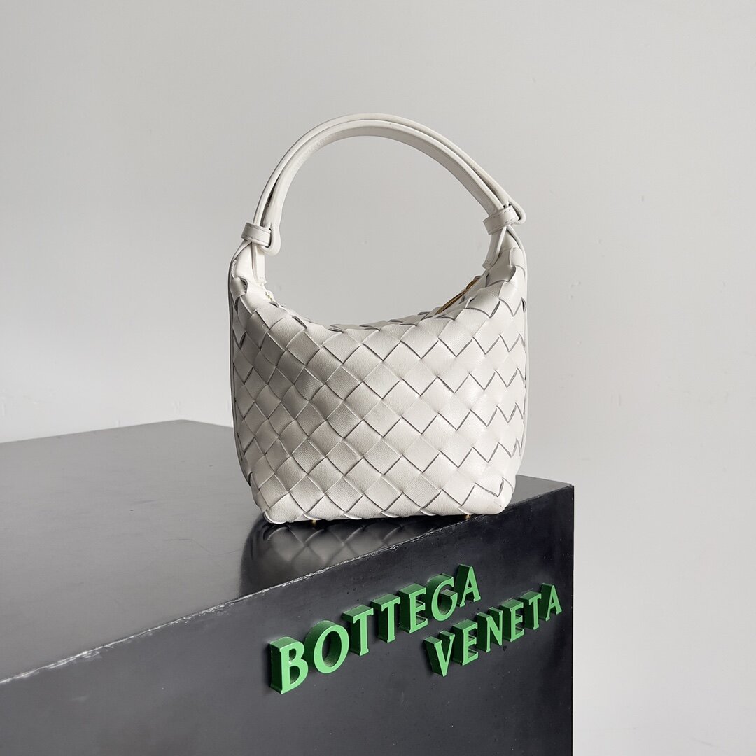 Bottega Veneta intrecciato